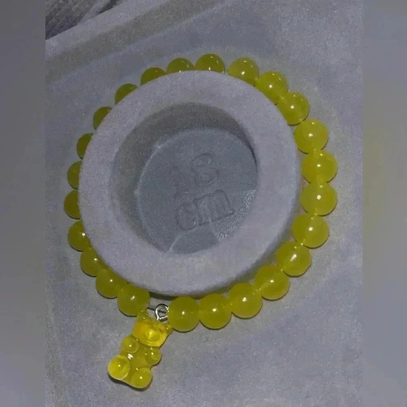 Yellow teddy bear bracelet - Picture 6 of 10